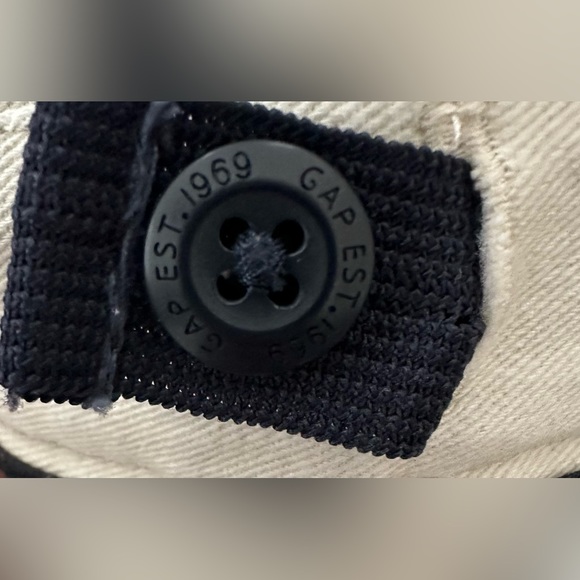 GAP Kids, Boys Shorts, Khaki, Size 10 Regular - Picture 7 of 7